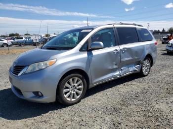  Salvage Toyota Sienna