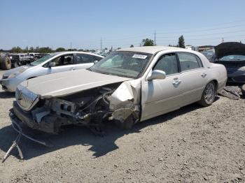  Salvage Lincoln Towncar