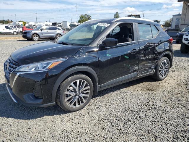  Salvage Nissan Kicks