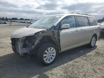  Salvage Toyota Sienna