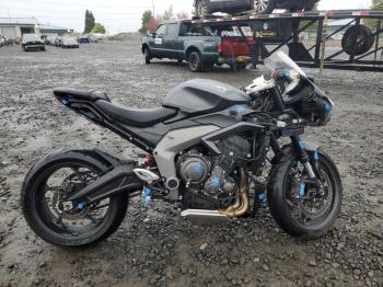  Salvage Triumph Motorcycle Daytona 66