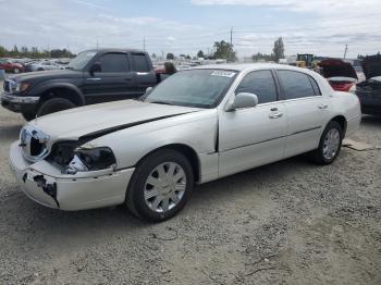  Salvage Lincoln Towncar