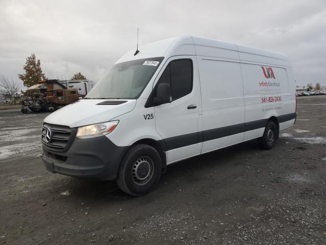  Salvage Mercedes-Benz Sprinter