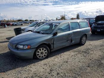  Salvage Volvo V70