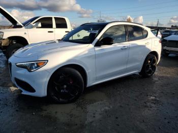  Salvage Alfa Romeo Stelvio