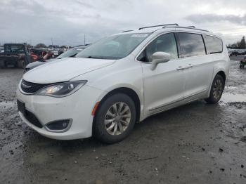  Salvage Chrysler Pacifica