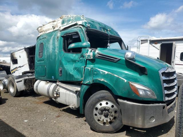  Salvage Freightliner Cascadia 1