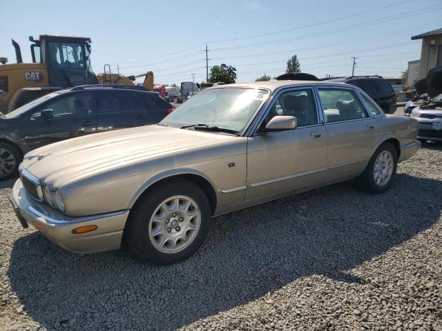  Salvage Jaguar Xj8