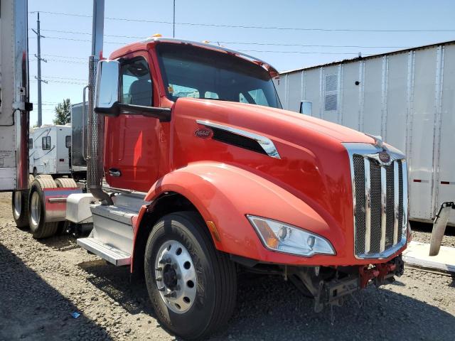  Salvage Peterbilt 579