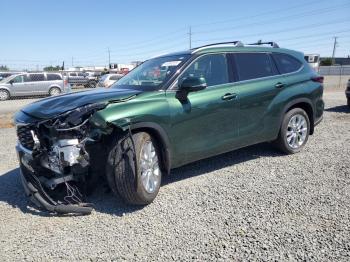 Salvage Toyota Highlander