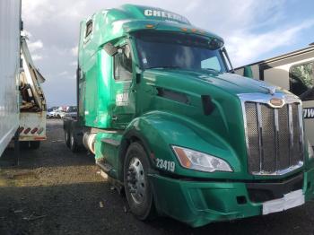  Salvage Peterbilt 579