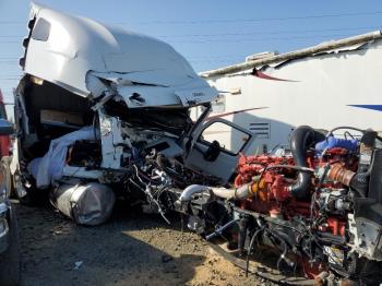  Salvage Peterbilt 579