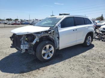  Salvage Toyota Highlander