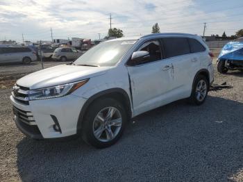  Salvage Toyota Highlander