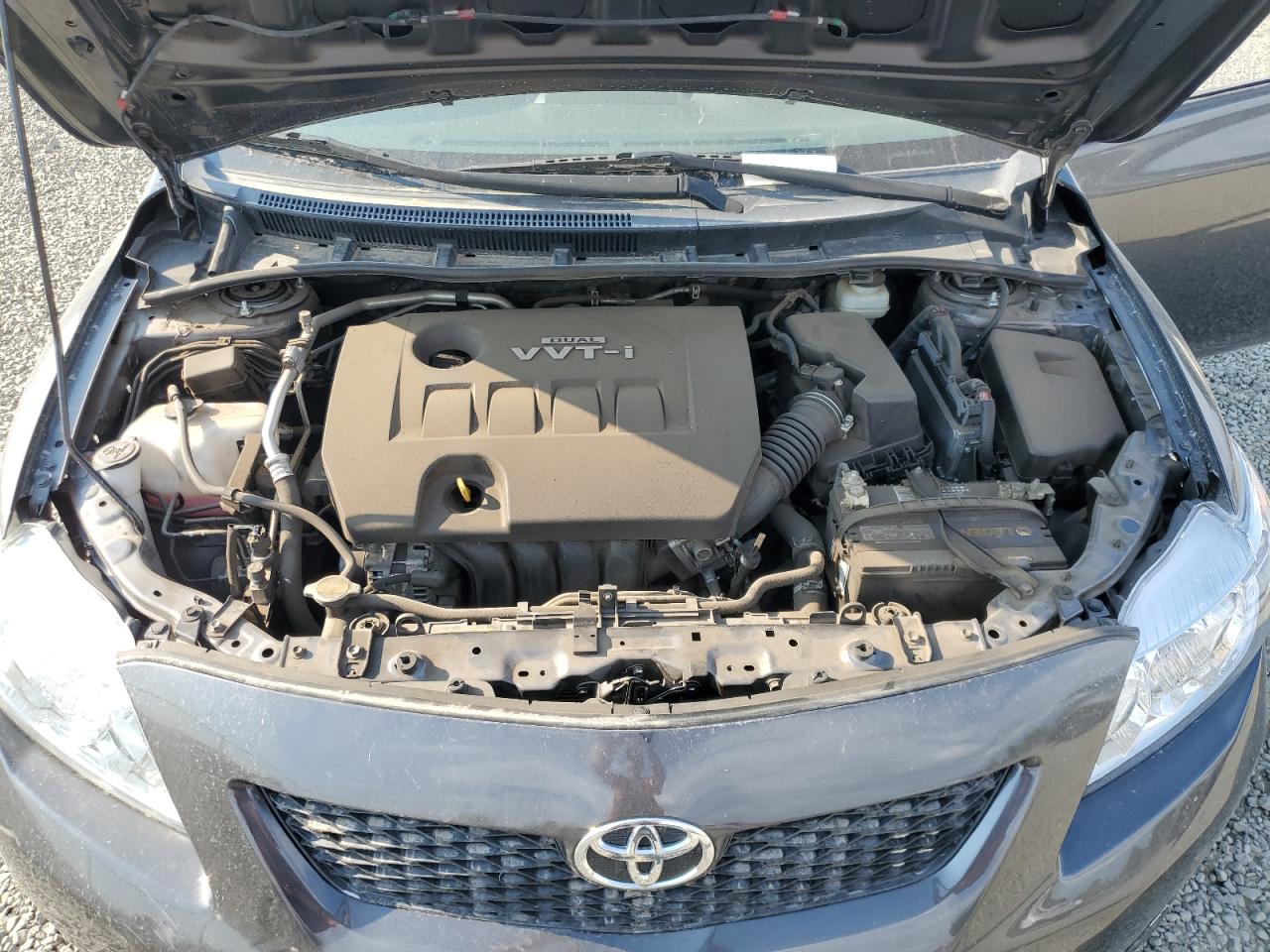 Toyota Corolla Base Image 12