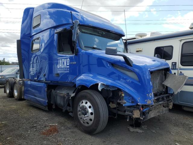  Salvage Volvo Vn