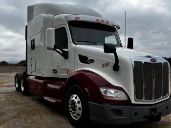  Salvage Peterbilt 579