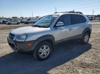  Salvage Hyundai TUCSON