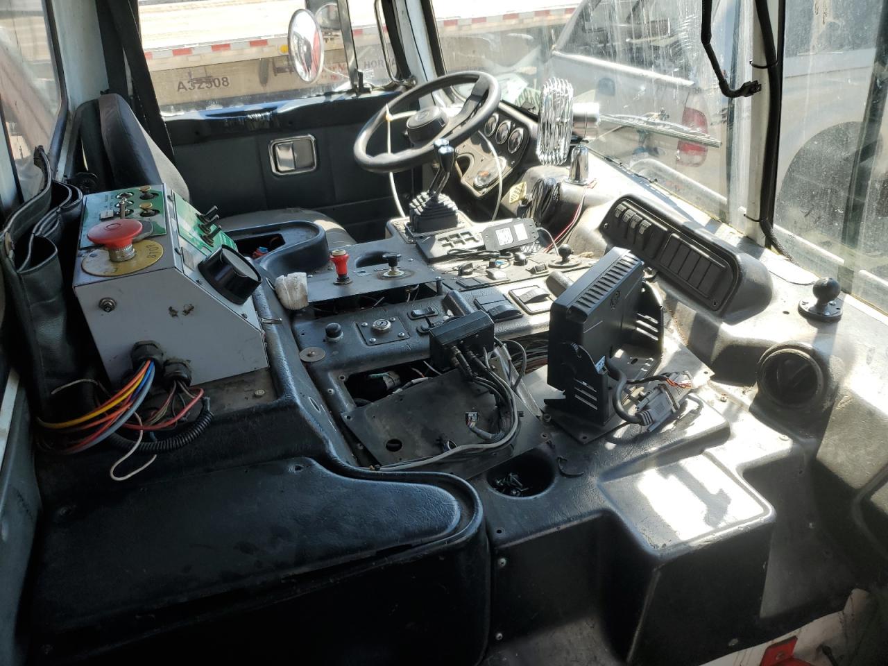 Autocar Llc Other Wx Image 4