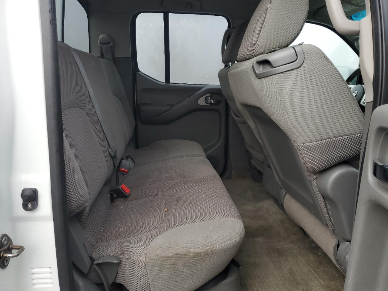 Nissan Frontier S Image 11