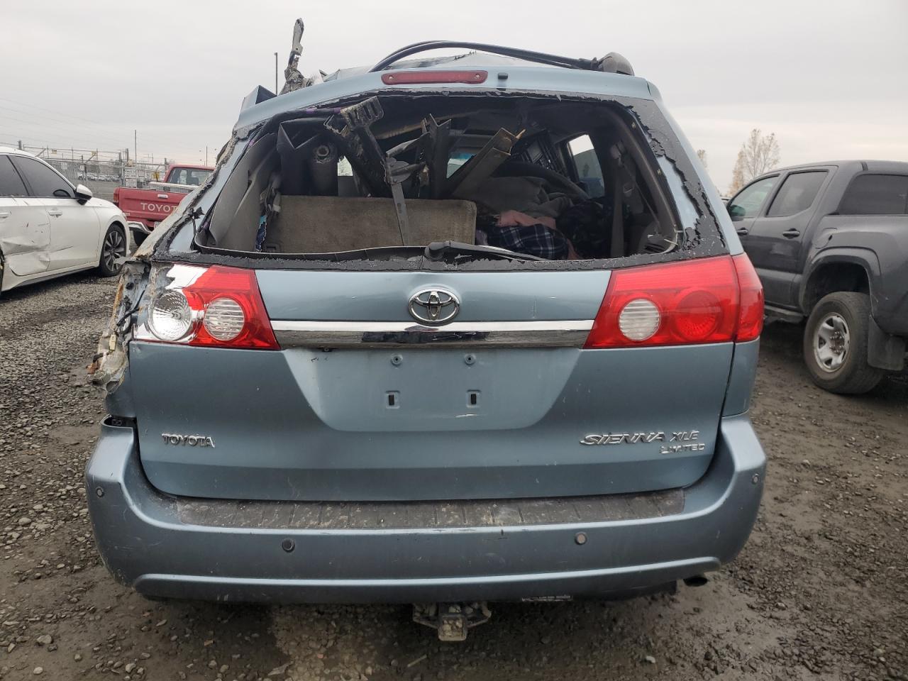 Toyota Sienna Xle Image 11