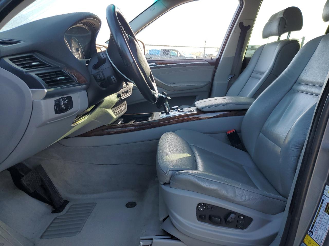 BMW X Series 3.0i Image 10