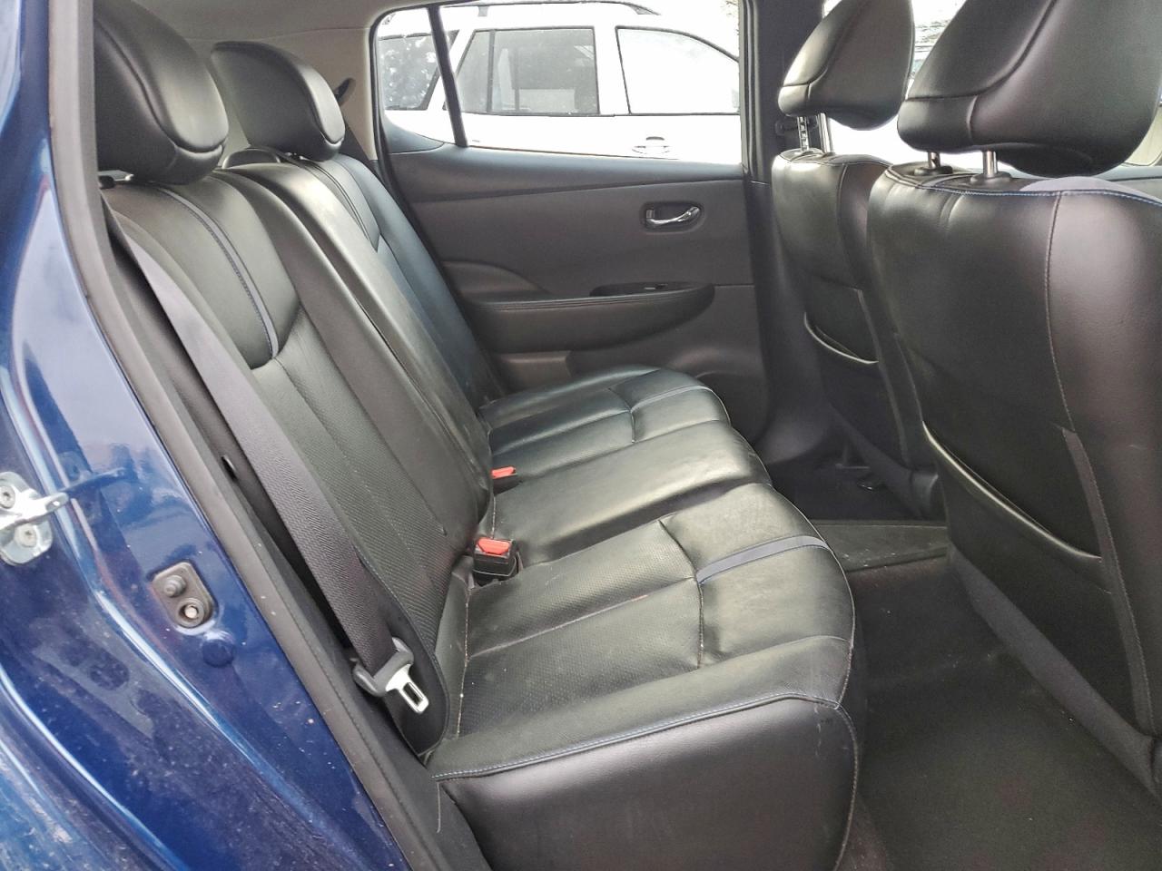 Nissan LEAF S Image 2