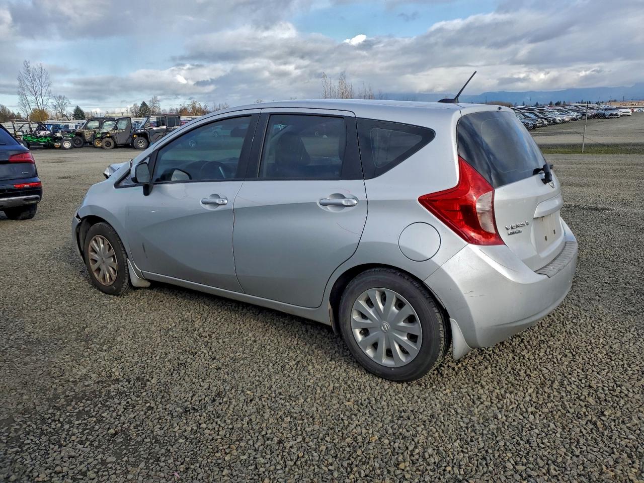 Nissan Versa S Image 12