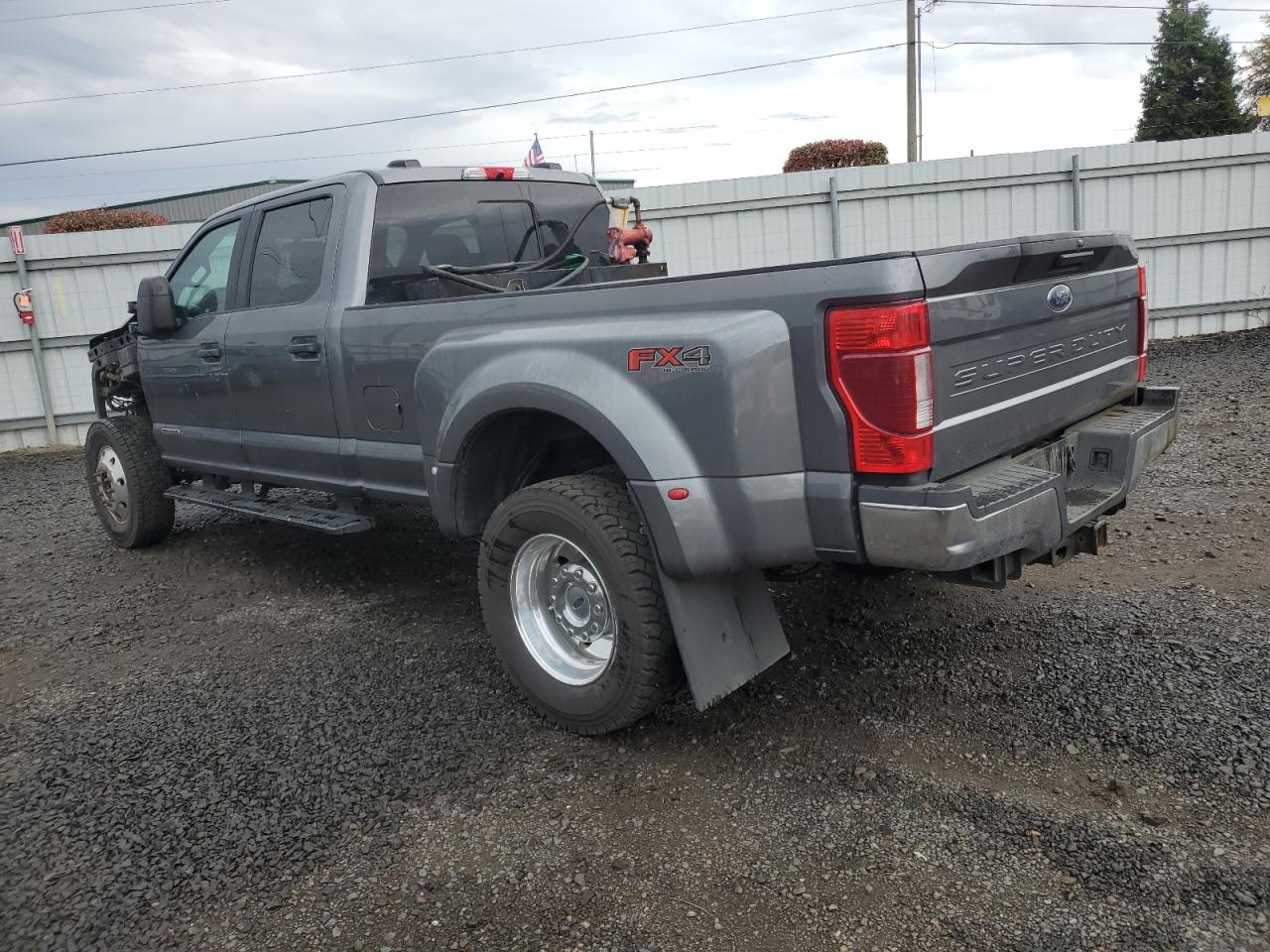 Ford F-450 Super Duty Image 2