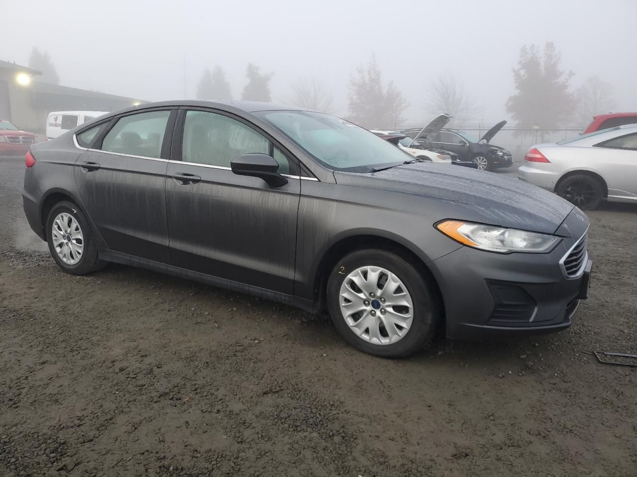 Ford Fusion S Image 11