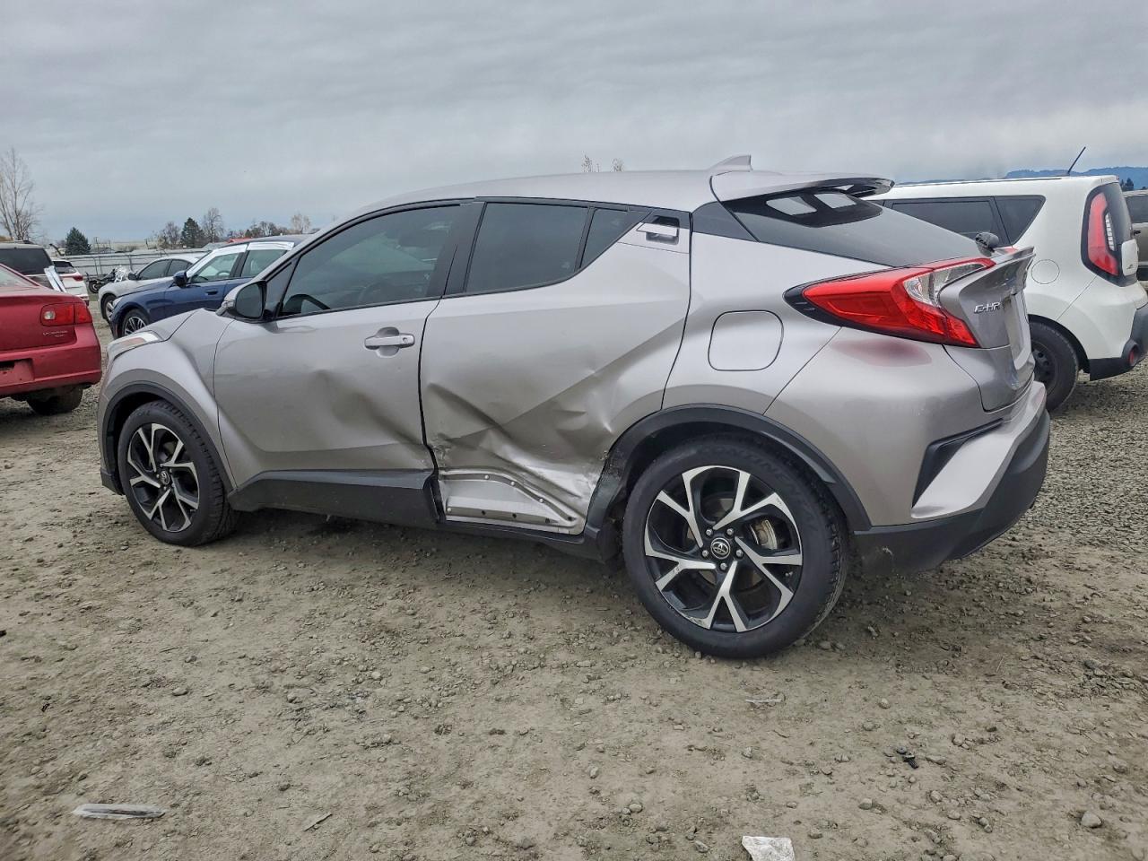 Toyota C-HR Xle Image 4
