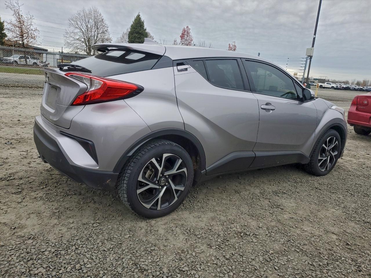 Toyota C-HR Xle Image 13