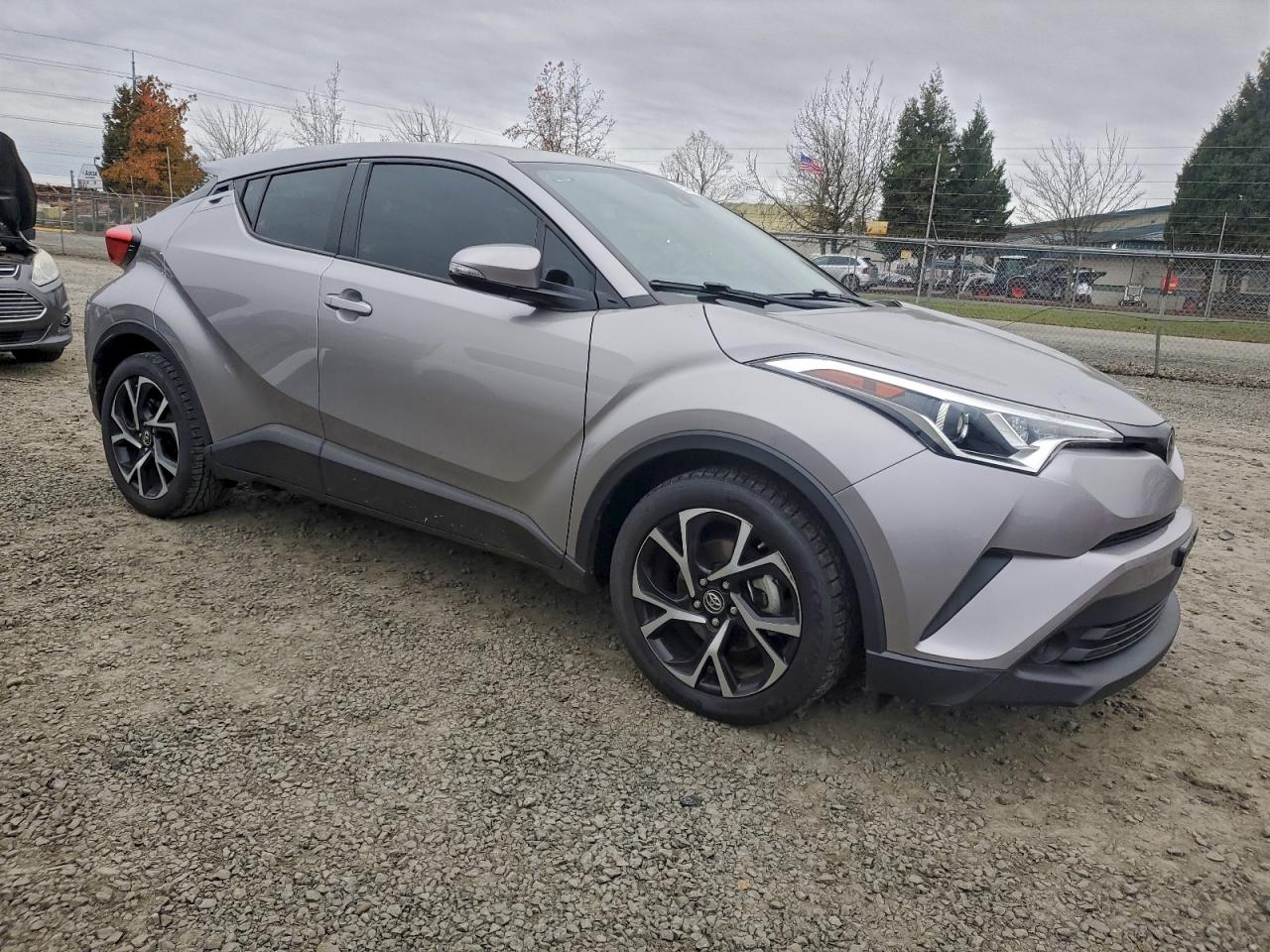 Toyota C-HR Xle Image 3