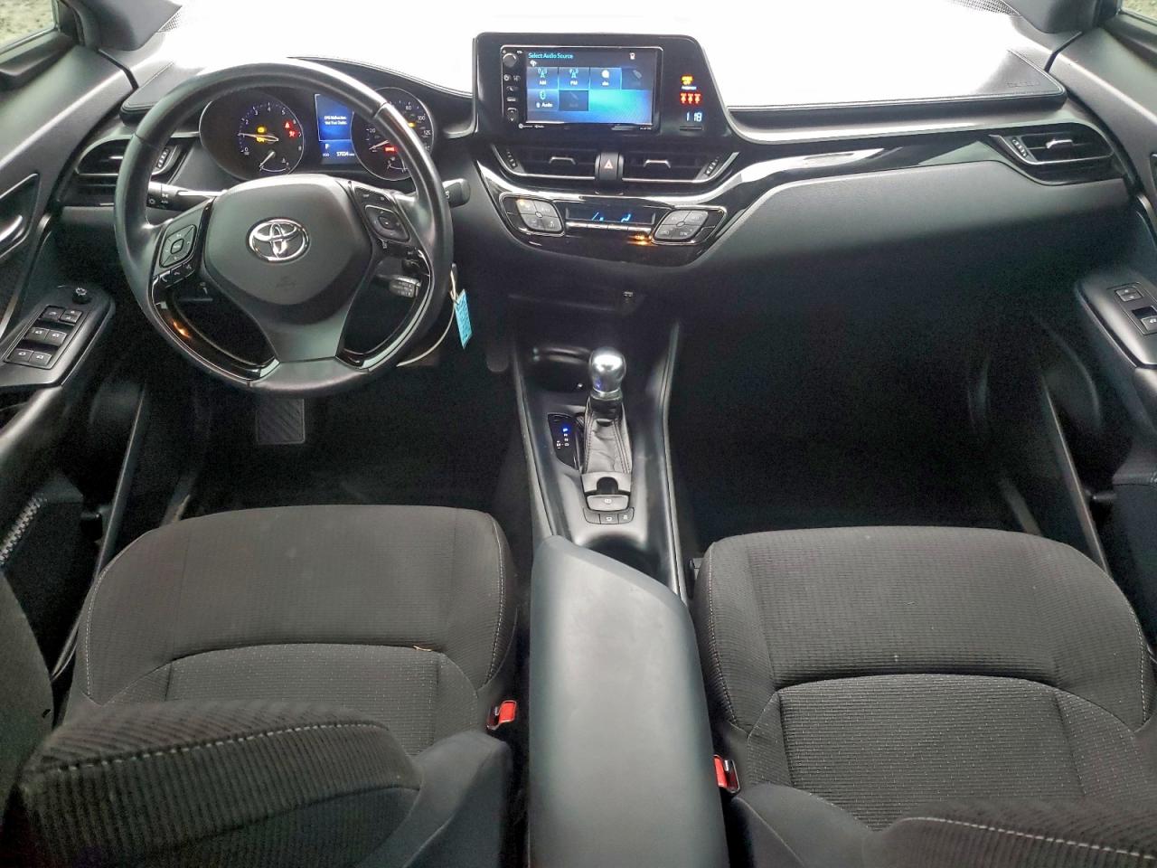 Toyota C-HR Xle Image 5