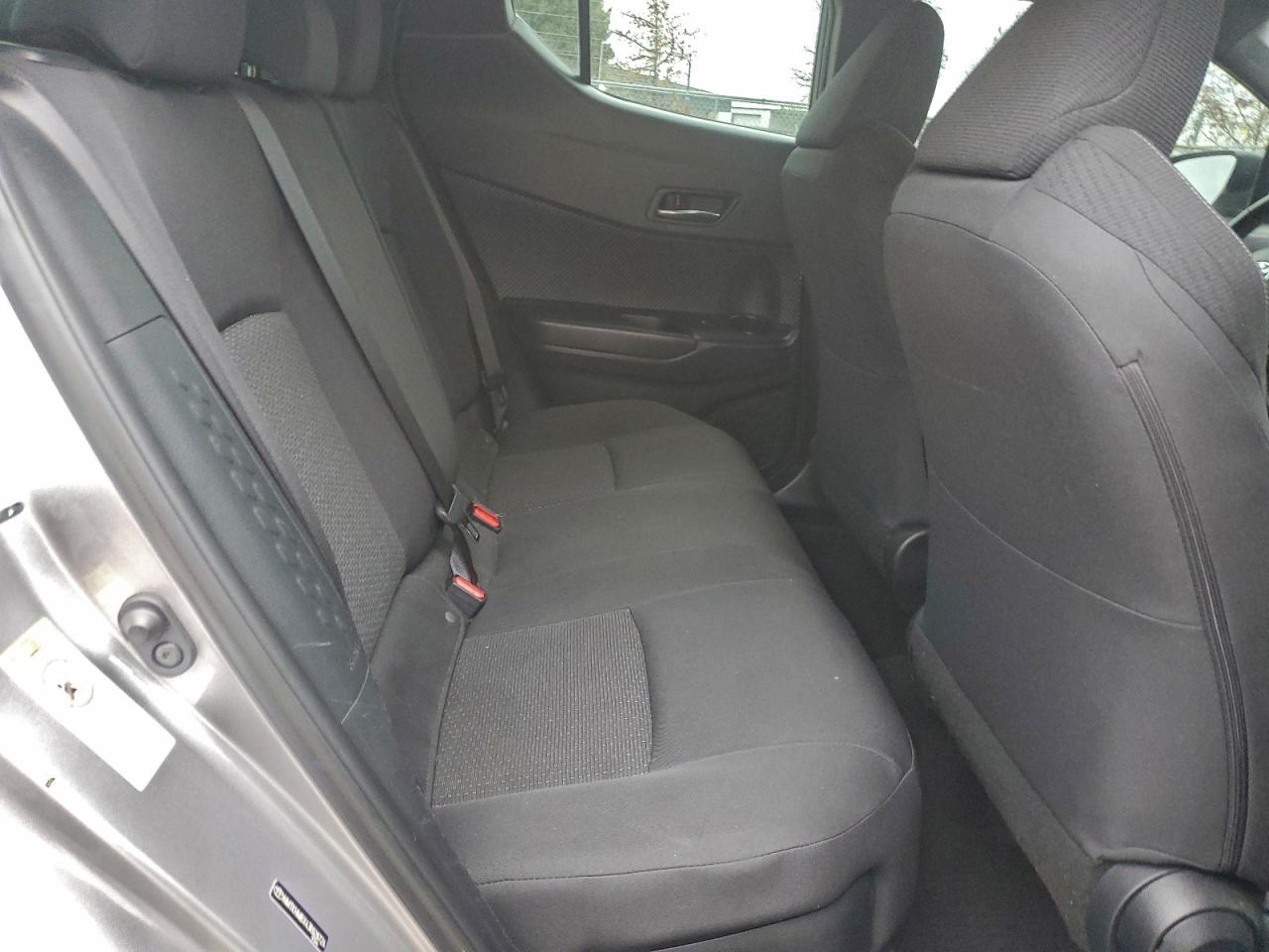 Toyota C-HR Xle Image 7