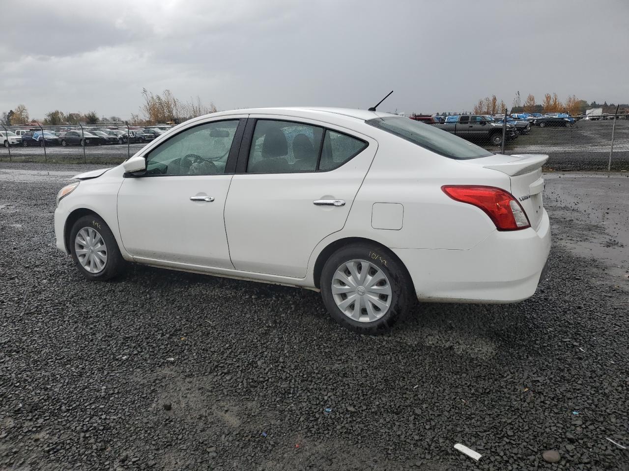 Nissan Versa S Image 3