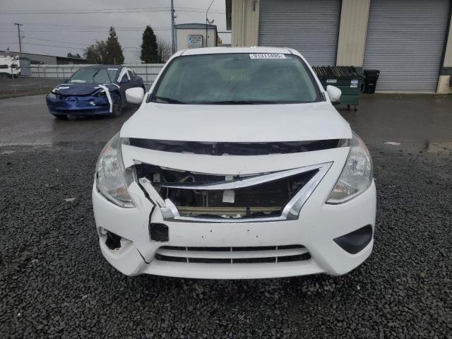 Nissan Versa S Image 7