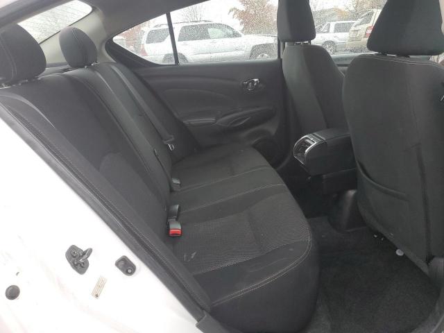 Nissan Versa S Image 8