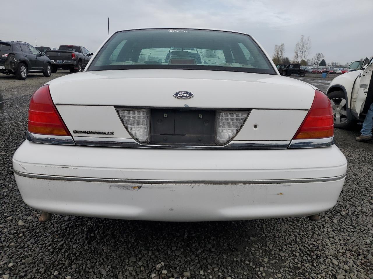 Ford Crown Vic Lx Image 10