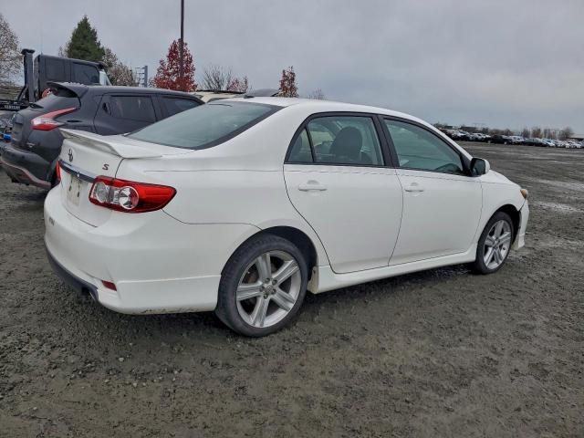 Toyota Corolla Base Image 2