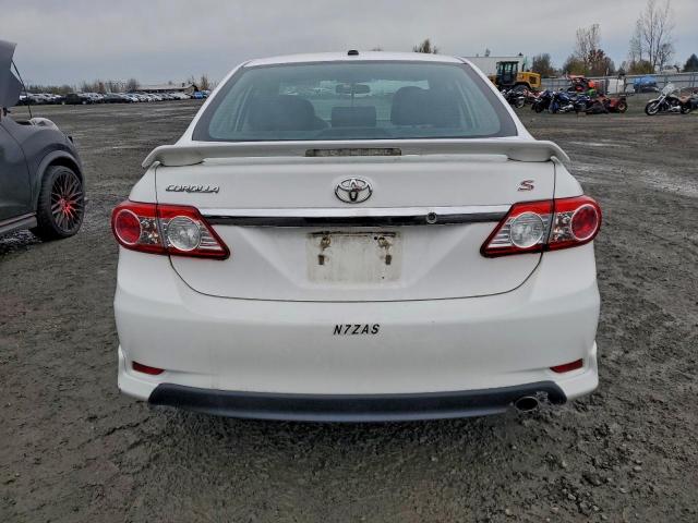 Toyota Corolla Base Image 10