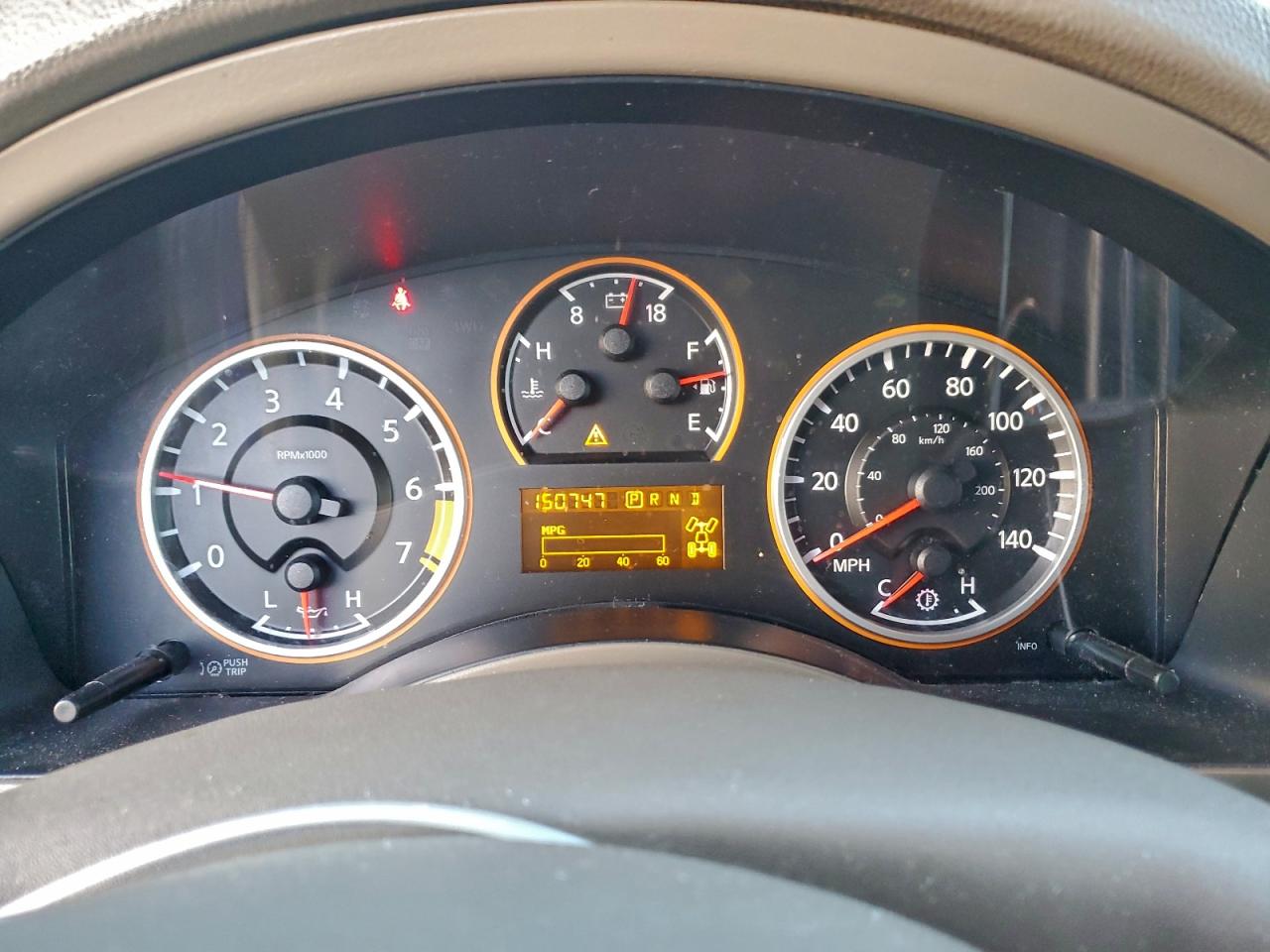 Nissan Armada Sv Image 7