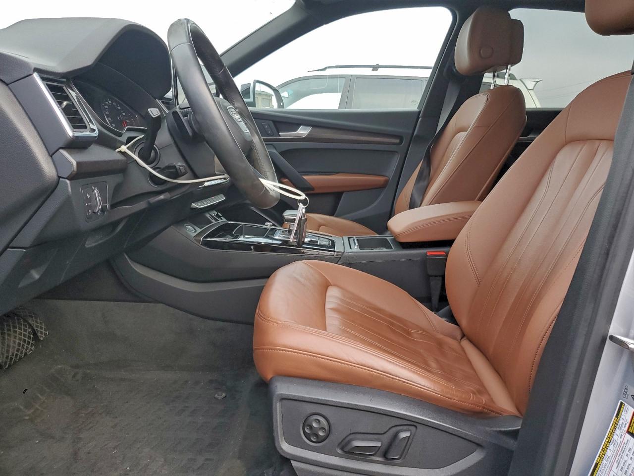 Audi Q5 Premium 45 Image 10