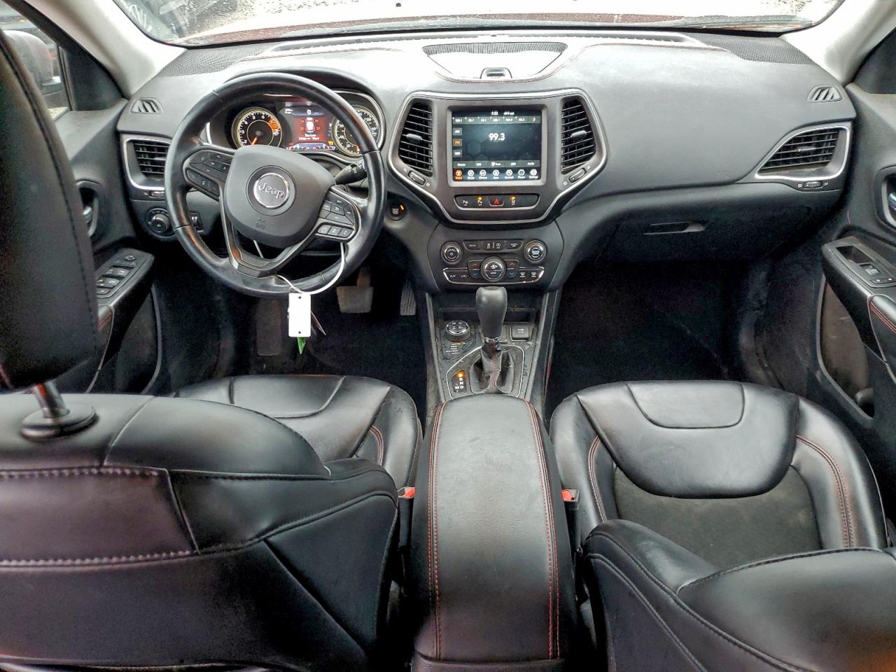 Jeep Cherokee Trailhawk Image 7