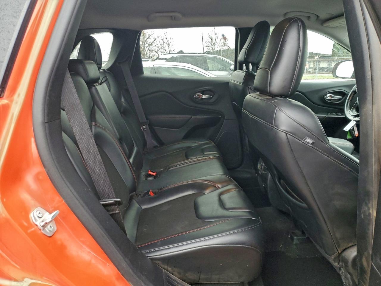 Jeep Cherokee Trailhawk Image 13