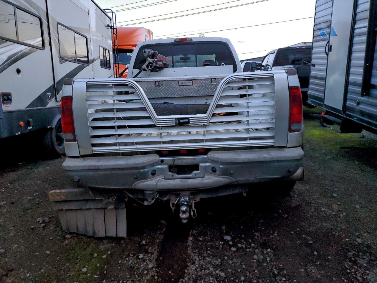 Ford F-350 Super Duty Image 4