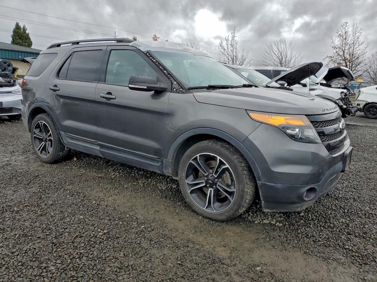 Ford Explorer Sport Image 4