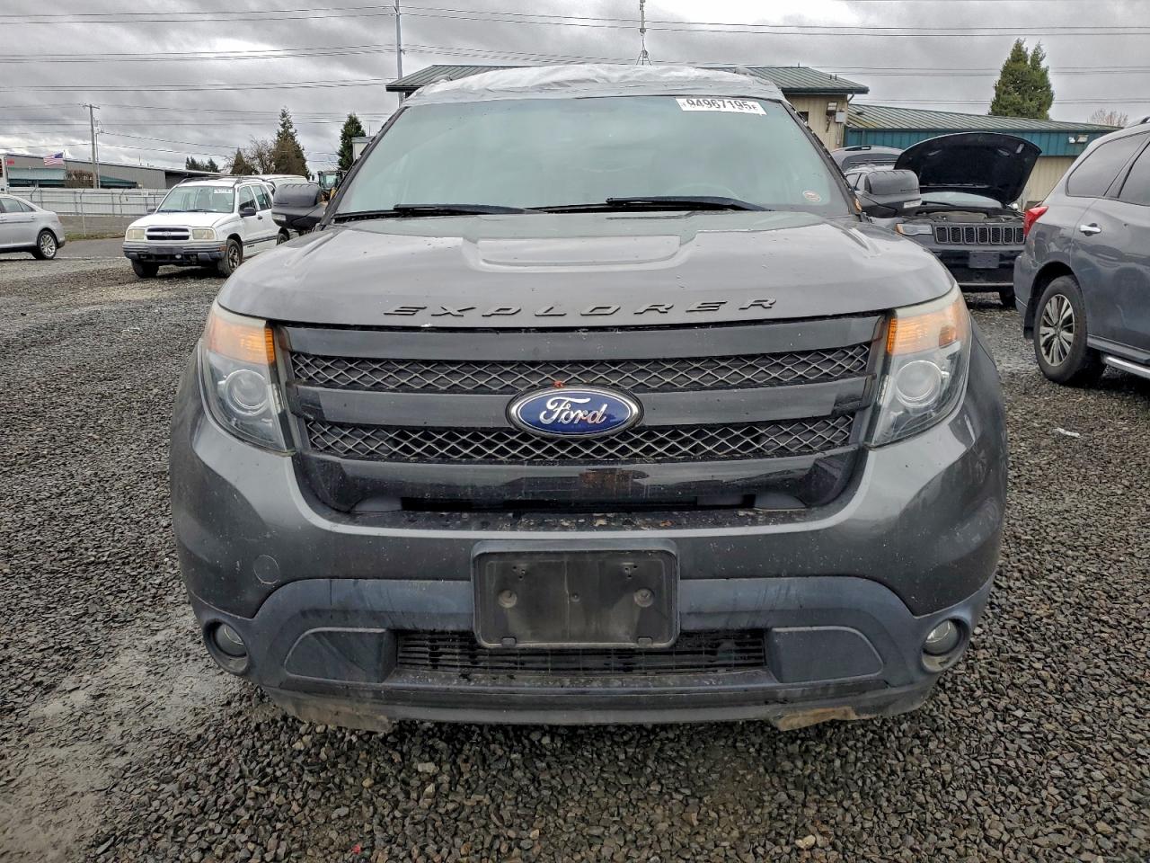 Ford Explorer Sport Image 8