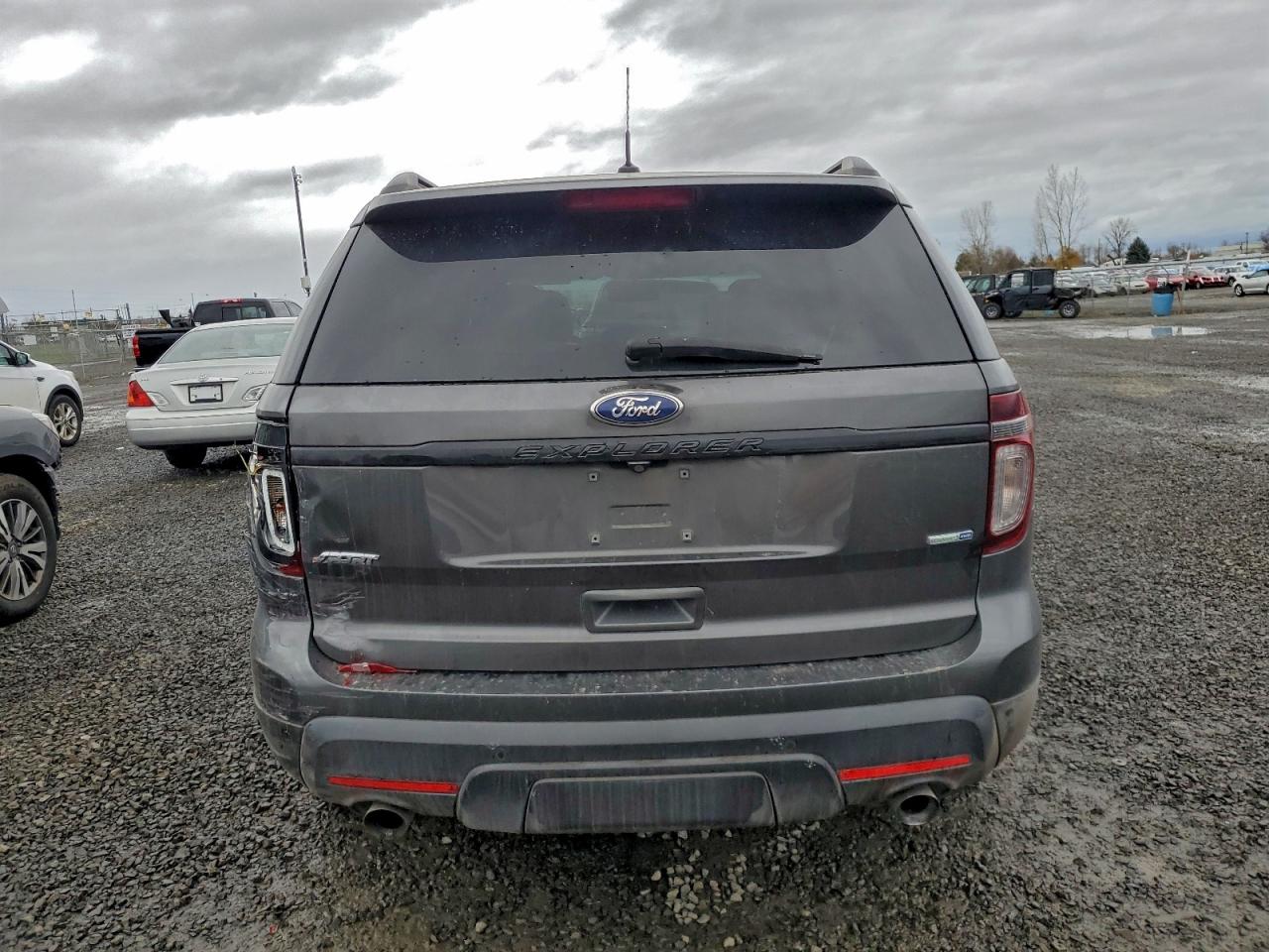 Ford Explorer Sport Image 3