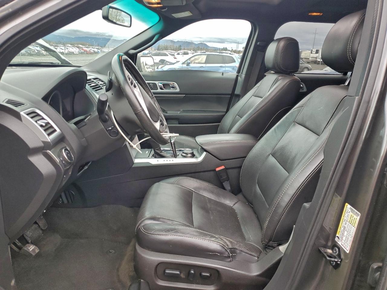 Ford Explorer Sport Image 6